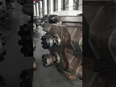 Камерон танцует