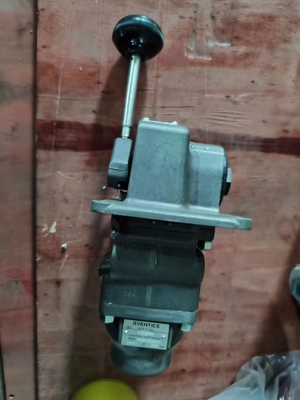 Снаряжение Workover XJ750 разделяет главным совмещенный барабанчиком клапан давления регулируя